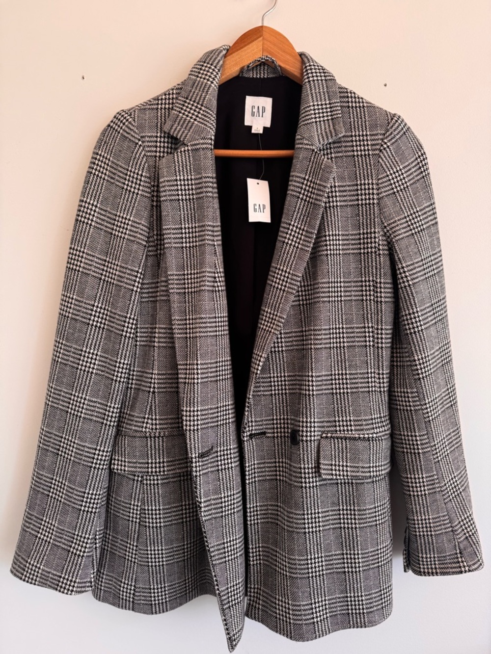 GAP Houndstooth Blazer in Black and White